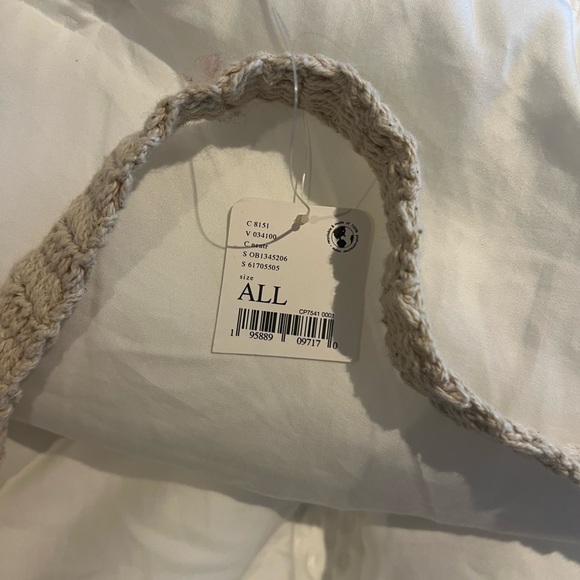 Free people Women's Catch Me Crochet Hobo NWT - Picture 2 of 5